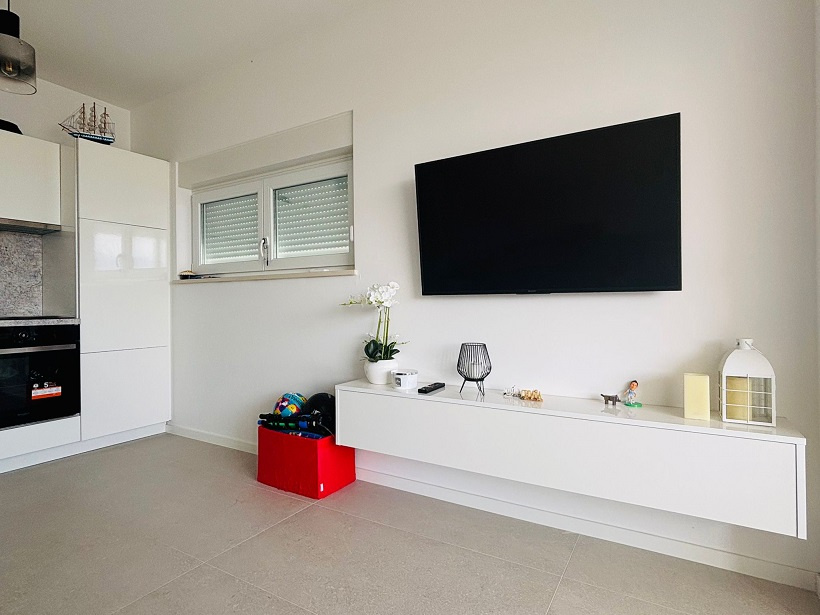 Chorvátsko-Trojizbový apartmán s veľkou terasou blízko pláže - 6