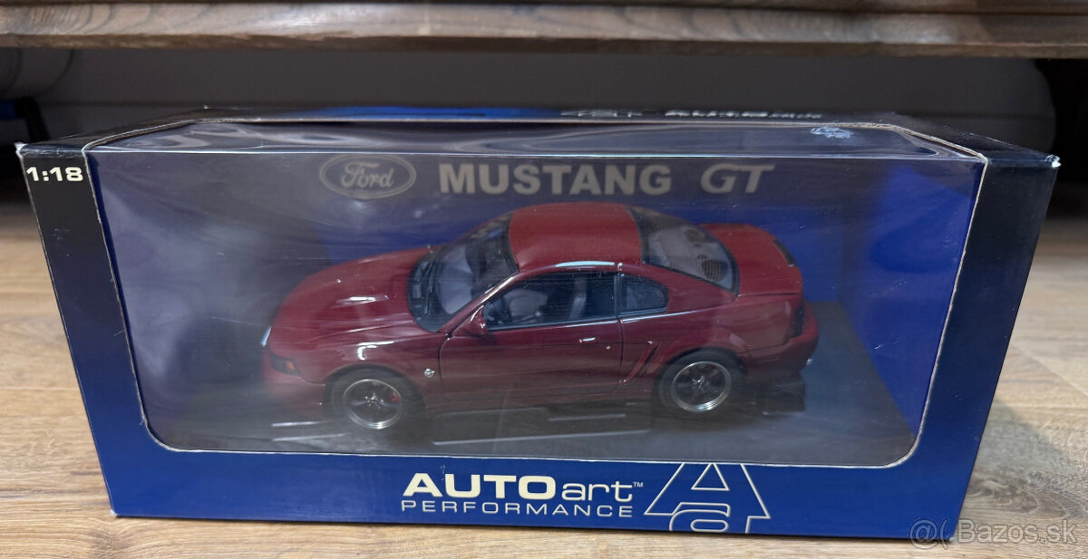 Ford Mustang - modely II. 1:18 - 6