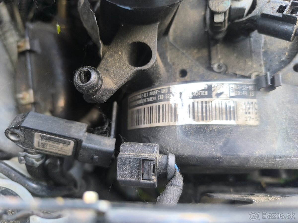 Rozpredám Passat B6 2.0 comonrail - 6