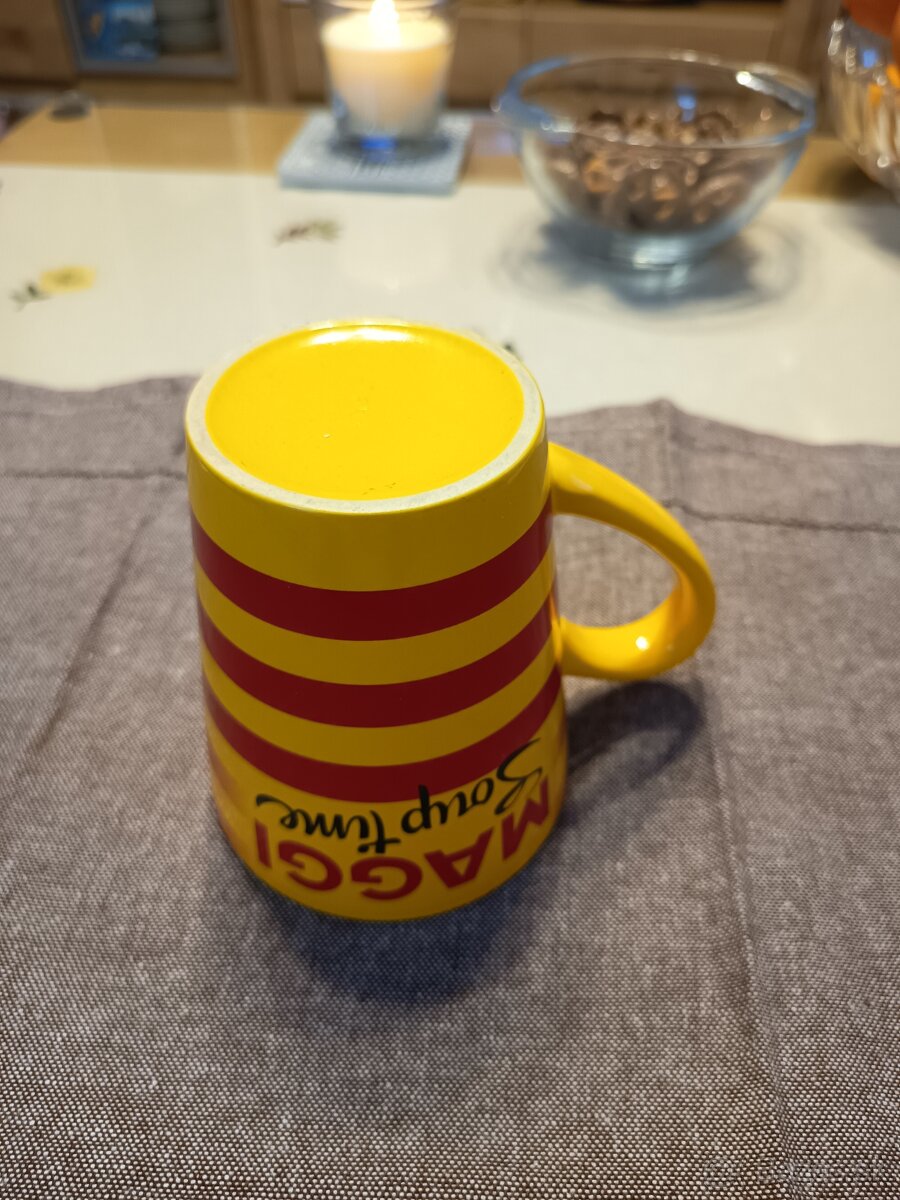 Retro hrnček Maggi - porcelán - 6