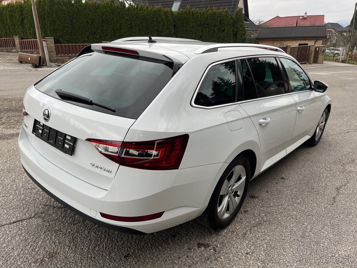 Skoda Superb Combi 2.0TDI DSG - 6