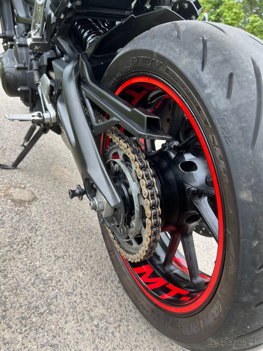 Yamaha mt09 2017 black - 6