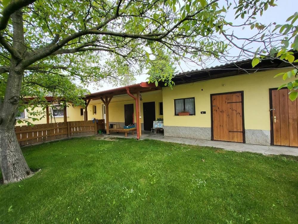 Dunakiliti – Rekonštruovaný dom a garzónka na veľkom pozemku - 6