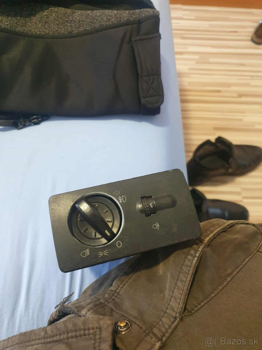 predam Spínač hlavného osvetlenia pre SKODA FABIA l - 6