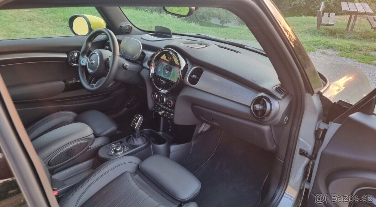 MINI Cooper SE 135kW 2022| Záruka 3/2027 | 22tkm |MAX výbava - 6