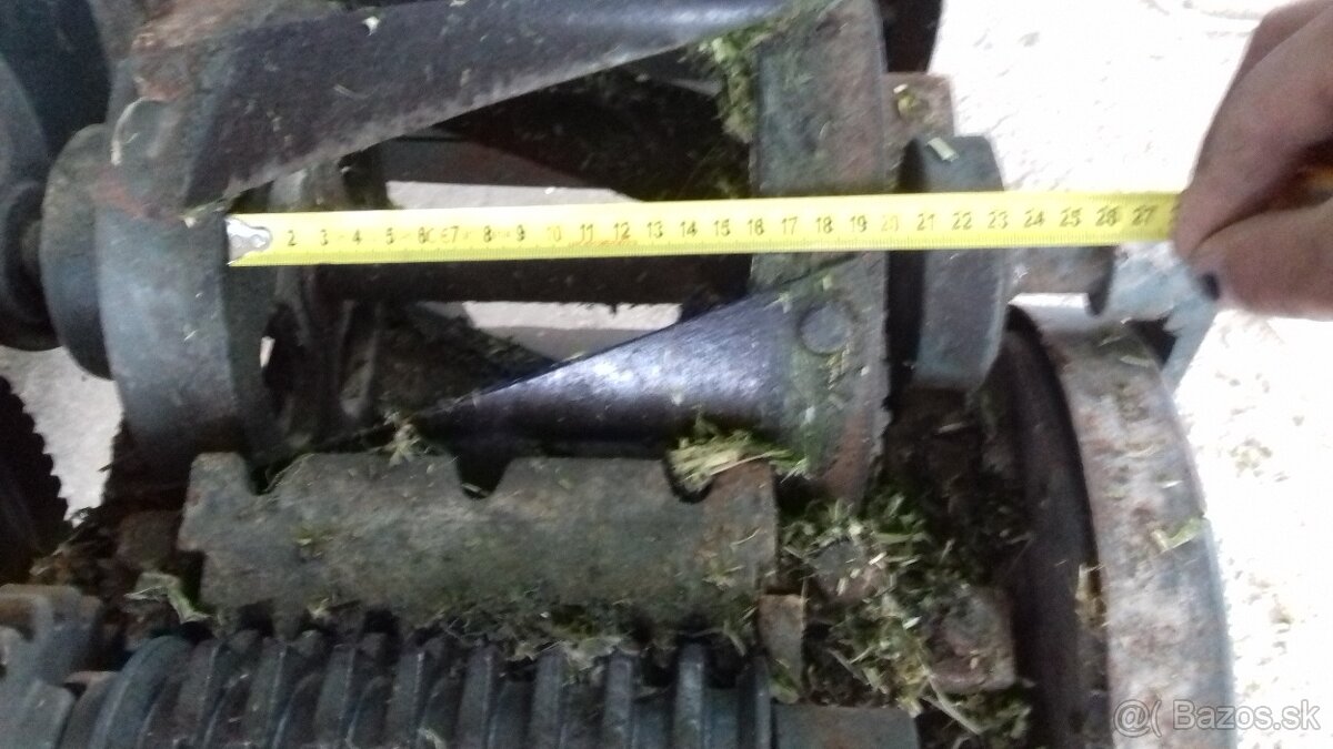 Predám menšiu rezačku na lucerňu - 6