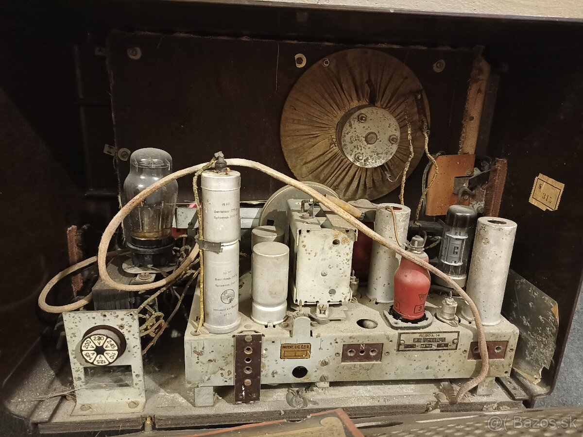 Staré retro bakelitové rádio Rektra RA90, ČSR 1939 - 6