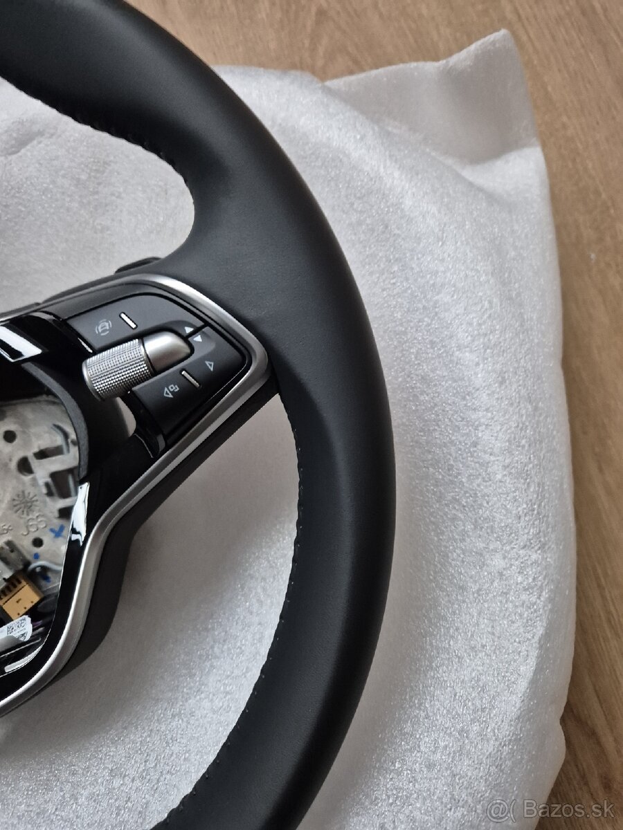 SKODA VYHRIEVANY MULTIFUNKČNÝ VOLANT S PADLAMI DSG - 6