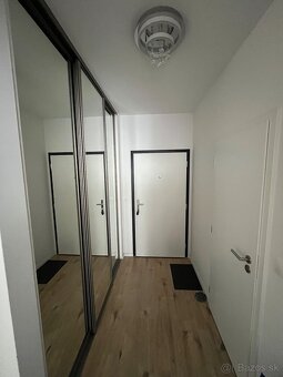 Krásny 2 izbový byt SLNEČNICE - 6