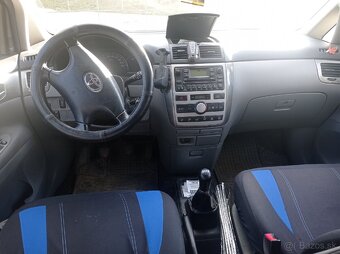 Toyota Avensis Verso - 6