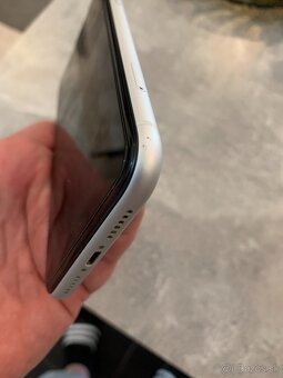 iPhone Xr 64GB, white - 6