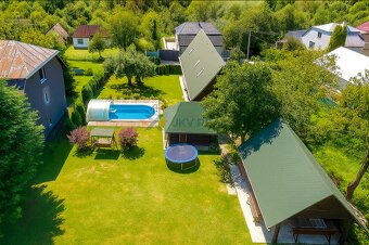 Na predaj drevenica s veľkým pozemkom - 1194 m² a bazénom v - 6
