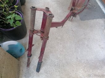 Predám rám s vidlicami na Jawa 555 pionier - 6