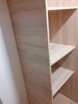 Šatníková skriňa s posuvnými dverami a zrkadlom - TOP STAV - 6