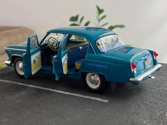 1:18 VOLGA GAZ 21R - Tyrkysová -  IST Models - 6