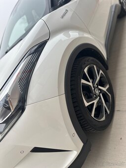 Toyota C-HR 1.8 Hybrid Dynamic E-CVT FWD - 6