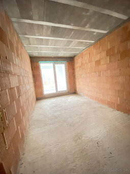 Na predaj 5 izbový rodinný dom v obci Dunajský Klátov s možn - 6