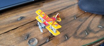 Kinder hračky figúrky - X01 lietadlá - 6