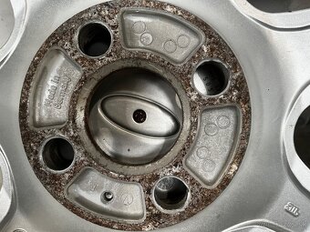 Ford fiesta , Focus 4x108r15 6Jx 15H2 ET 40 - 6