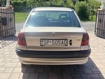 Predam Opel astra Classic, 1.6 , Benzin, 55kw, 2001 - 6