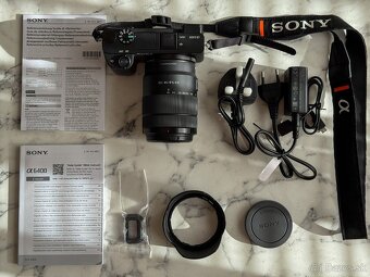 Sony Alpha A6400 + E 18–135 mm f/3.5–5.6 OSS - 6
