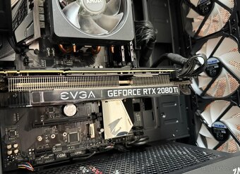 Ryzen 7 3800XT \16GB\RTX 2080Ti\SSD\850W Zdroj - 6