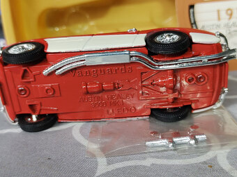 1:43 UK roadstery - 6