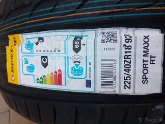 Dunlop 225/40ZR18 - 6