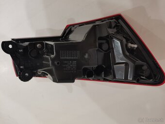 Zadné práve svetlo škoda octavia 4 - 6