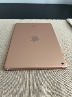 Apple (6th generation) Wi-Fi - 6