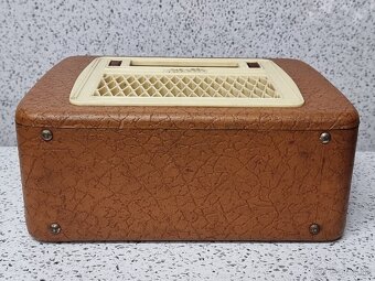 Schaltbild Libelle 4D61 RFT 》KABELKOVÉ STAROŽITNÉ RADIO - 6