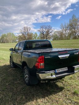 Toyota Hilux 2,4 D - 6