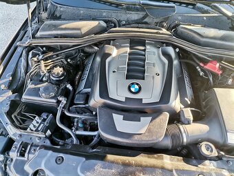 BMW E60 550i, manuál - 6