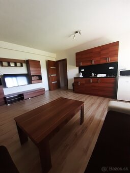 Na predaj apartmánový objekt – 5 bytov, veľký pozemok - 6