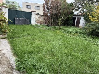 Predám starší rodinný dom s pozemkom - 580m2 - 6