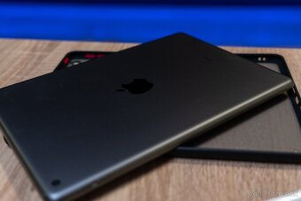 Tablet iPad 10.2 64 GB WiFi Vesmírne Sivý 2021 - 6