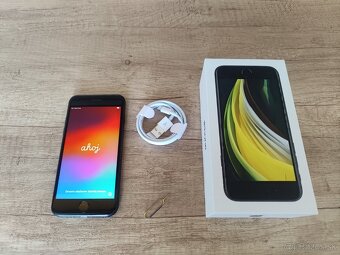 Apple iPhone SE 2020 (2nd gen) - 100% super stav + v záruke - 6