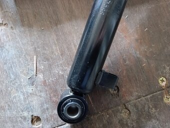 Zadné tlmiče Hyundai ix 55 - 6