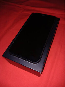 iPhone 11 Pro 256 GB Midnight Green Predám Vymením - 6