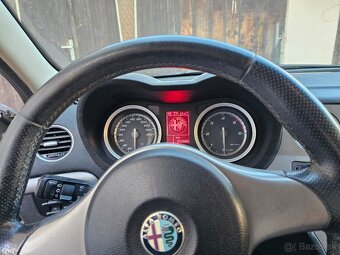 Alfa Romeo 159 1.9 JTDm 110kw - 6