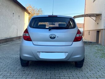 Hyundai i20 1.2i 16V 2010 TOP STAV - 6