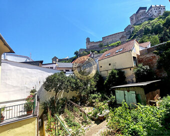 Rodinný dom   v centre Trenčína  vhodný na investíciu - 6