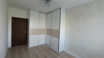 Predám priestranný 4-izbový byt v pokojnej a tichej lokalite - 6