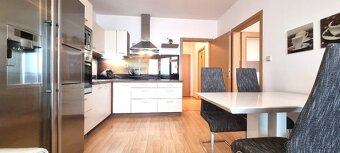 PEKNÝ KLIMATIZOVANÝ 2i. BYT 55 m2 S PARKOVANÍM V BRATISLAVE. - 6