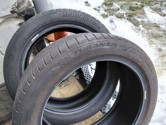 2x Bridgestone 225/45R18 - 6