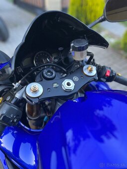 Yamaha YZF R1 - 6