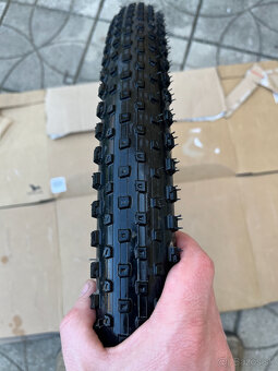 MTB plaste Bontrager XR2 29x2.00 - 6