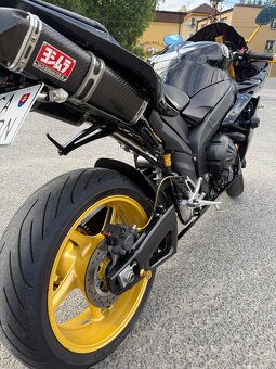Yamaha R1 RN20 - 6