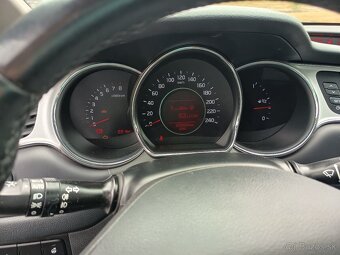 Kia ceed 1,4 , limitovaná Strieborná edícia - 6
