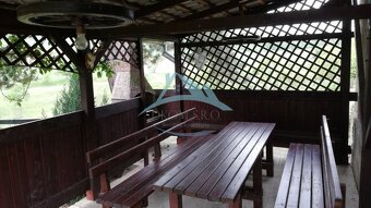 Dva malebné vidiecke domy na rozľahlom pozemku (1,6ha) v osa - 6